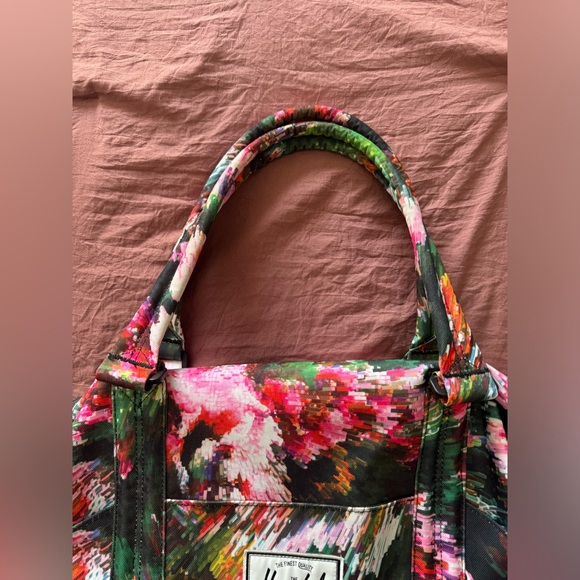 Herschel Duffle Bag - Picture 2 of 13